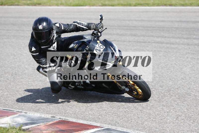 /Archiv-2025/09 22.04.2025 Cornu Master School ADR/rot-rouge/46